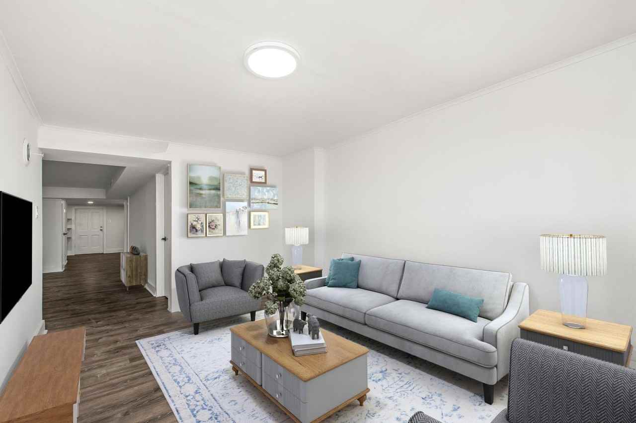 1919 W Chicago Ave Apt 4 #4 - Photo 3 of 19