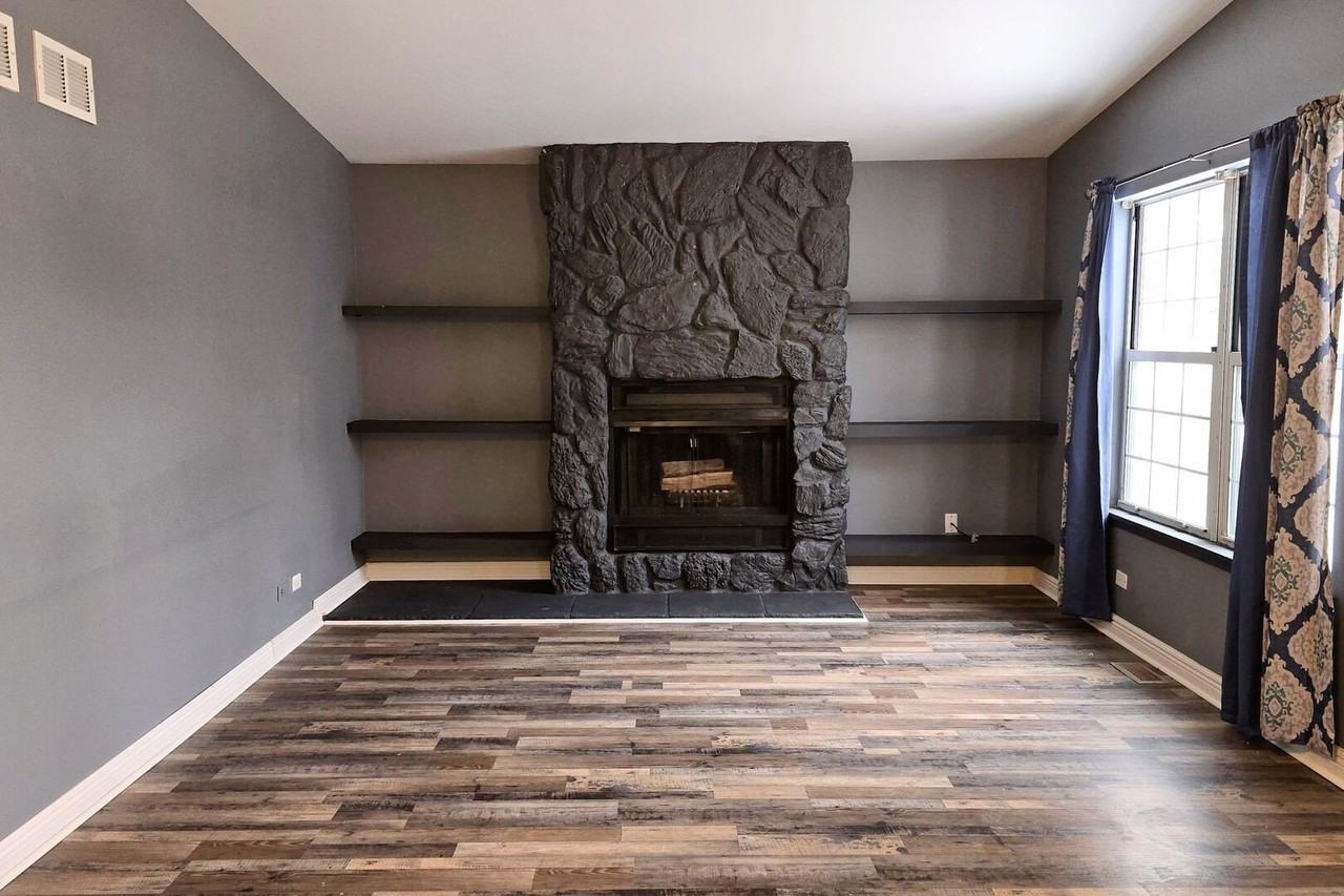 903 Bidwell Dr - Photo 2 of 13