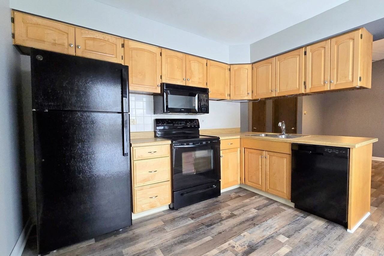 903 Bidwell Dr - Photo 4 of 13