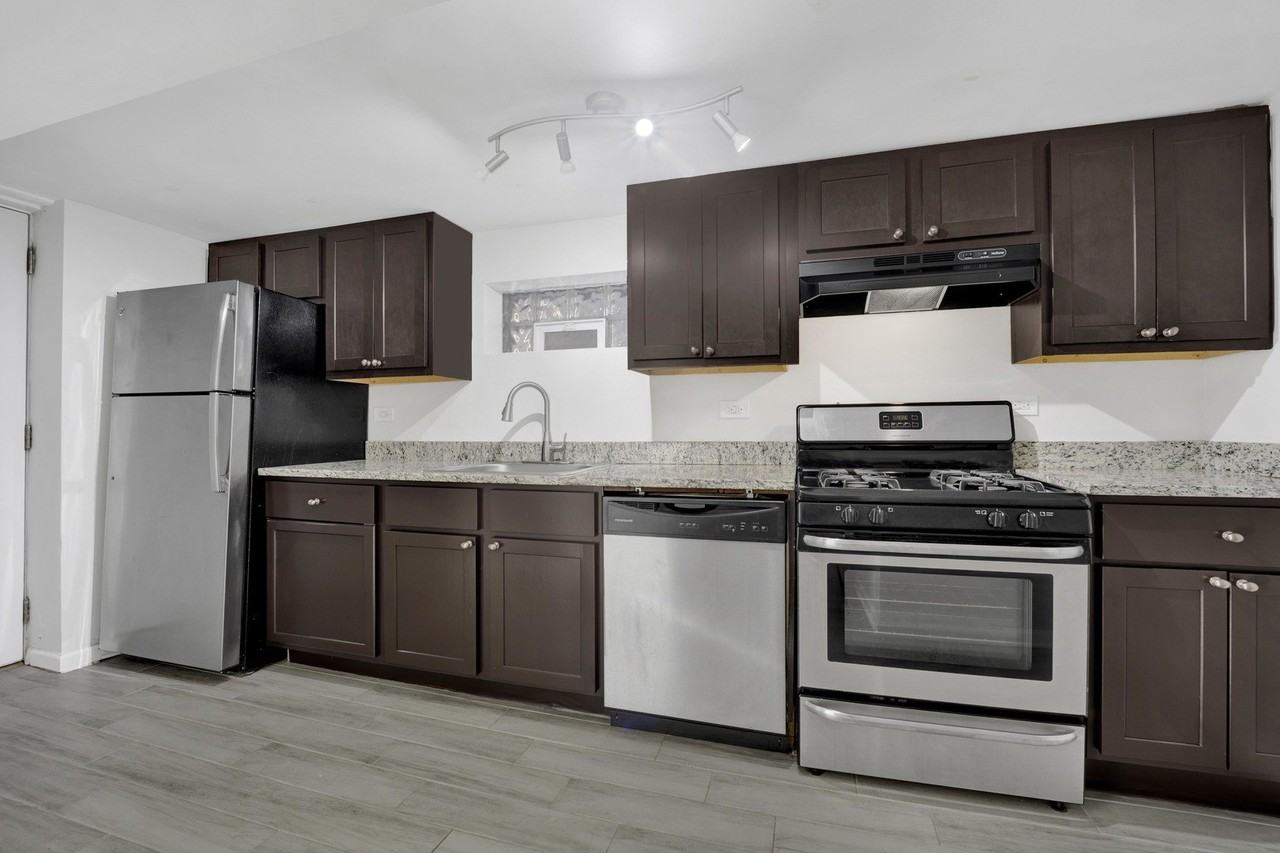 1914 W Henderson St Unit Garden-Fron - Photo 2 of 17