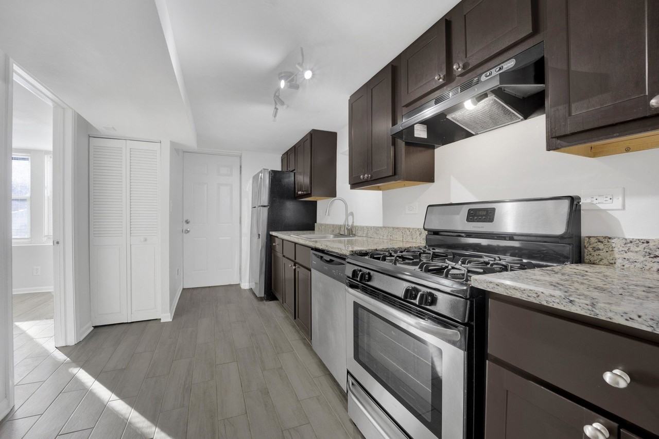 1914 W Henderson St Unit Garden-Fron - Photo 3 of 17