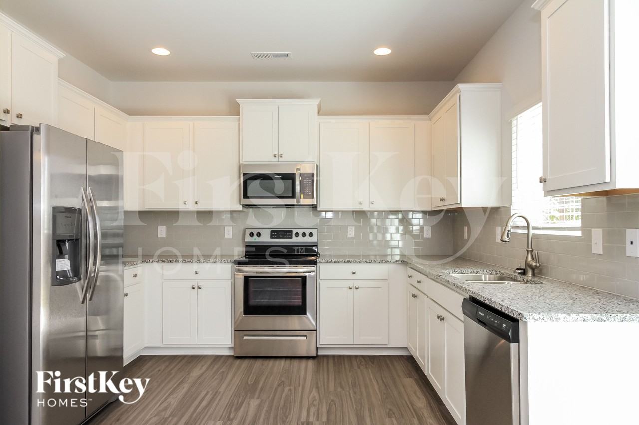 6410 Beaver Pond Ct - Photo 6 of 18