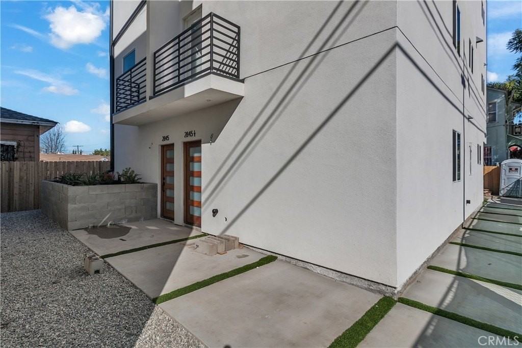 2843 Folsom St - Photo 3 of 29