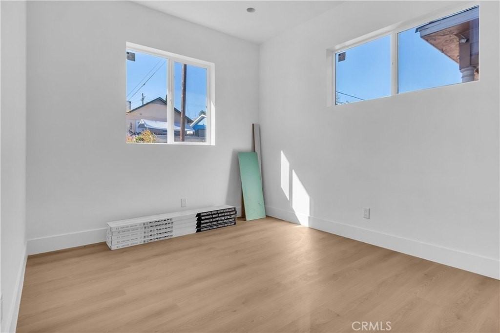 2843 Folsom St - Photo 4 of 29