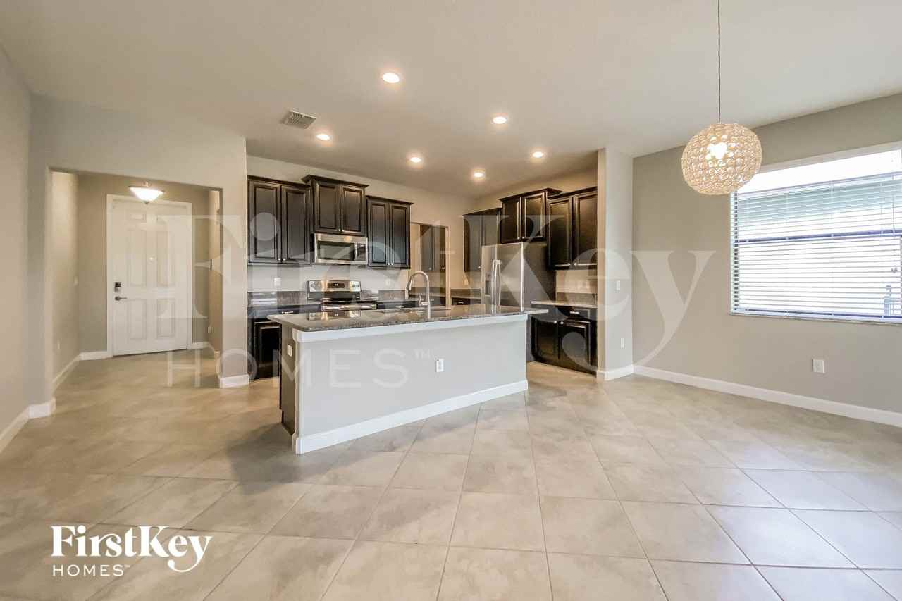 9934 Ivory Dr - Photo 3 of 15