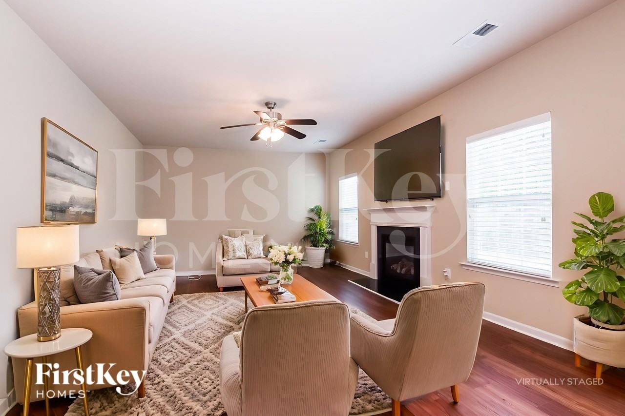 9730 Loughlin Ln - Photo 3 of 18