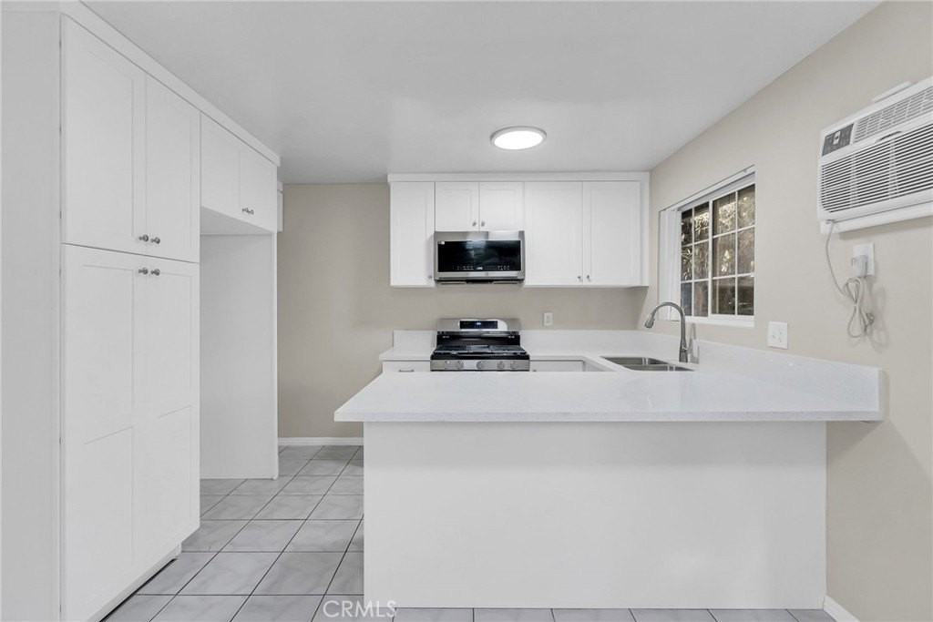 1302 W Lido Pl #2 - Photo 6 of 27