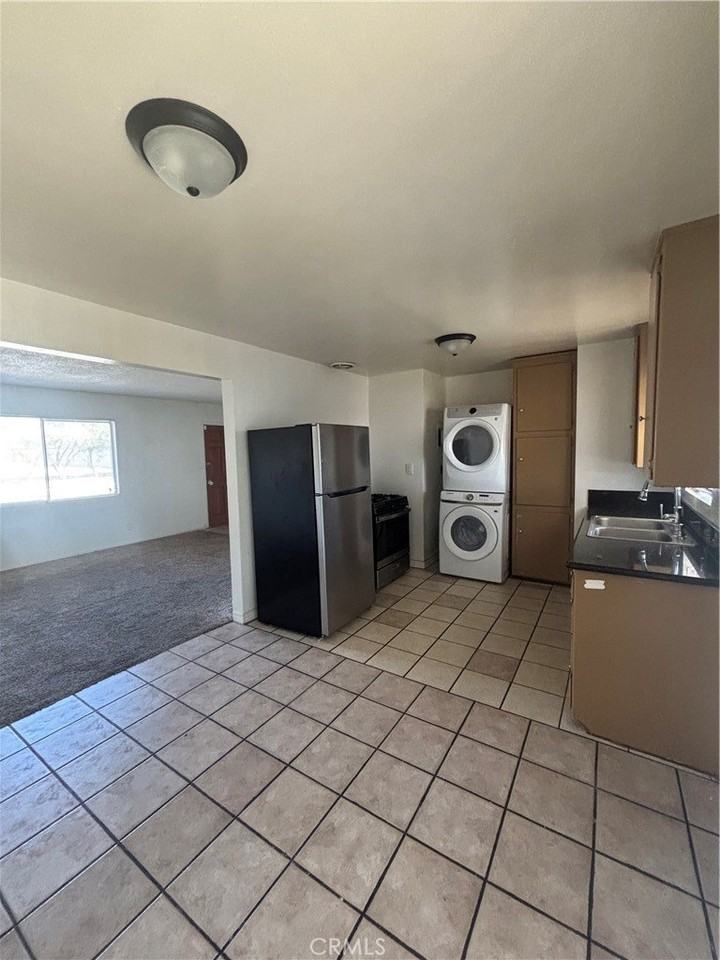 701 E Oakland Ave - Photo 2 of 10