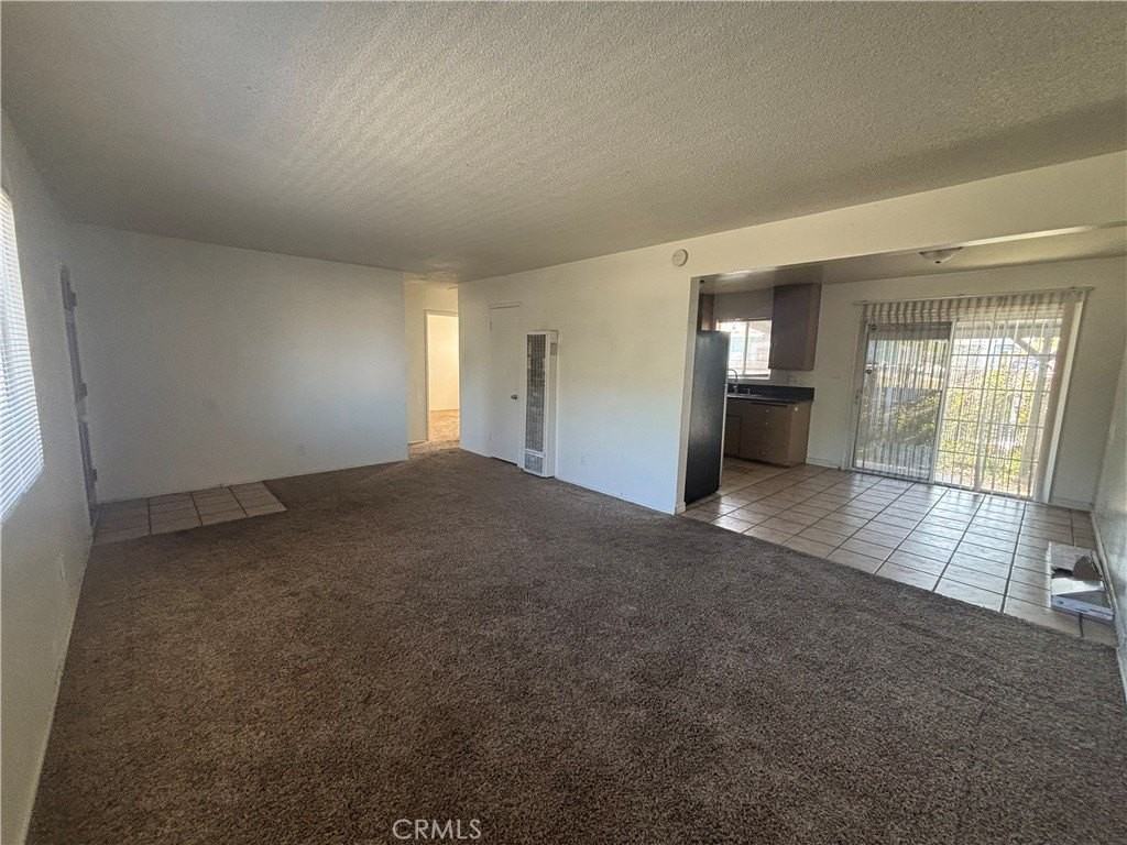 701 E Oakland Ave - Photo 4 of 10