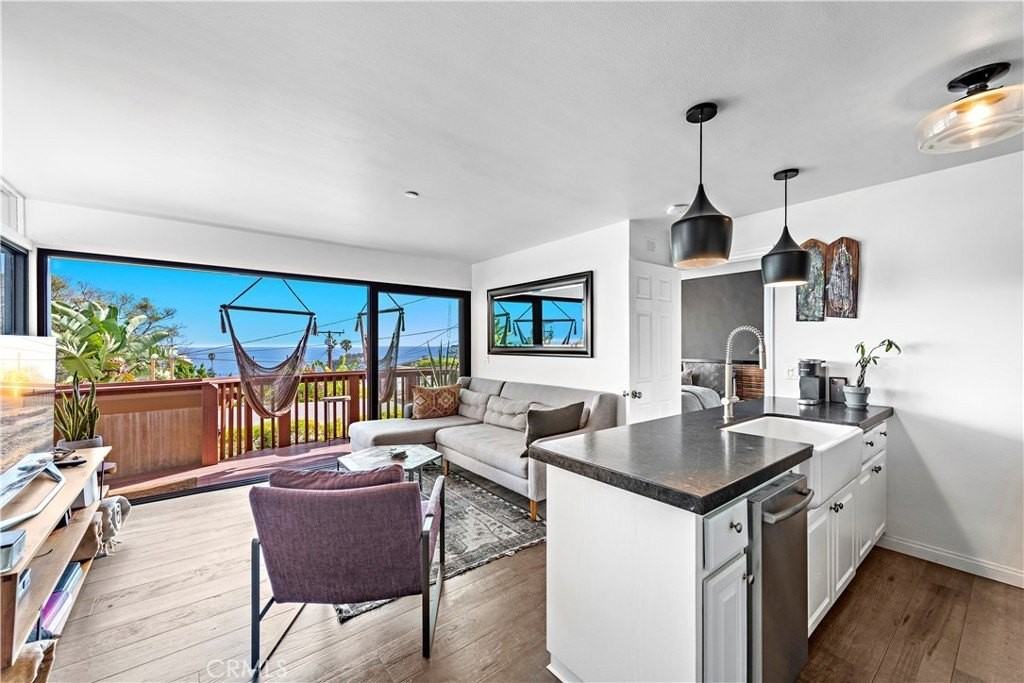 290 La Brea St - Photo 4 of 24