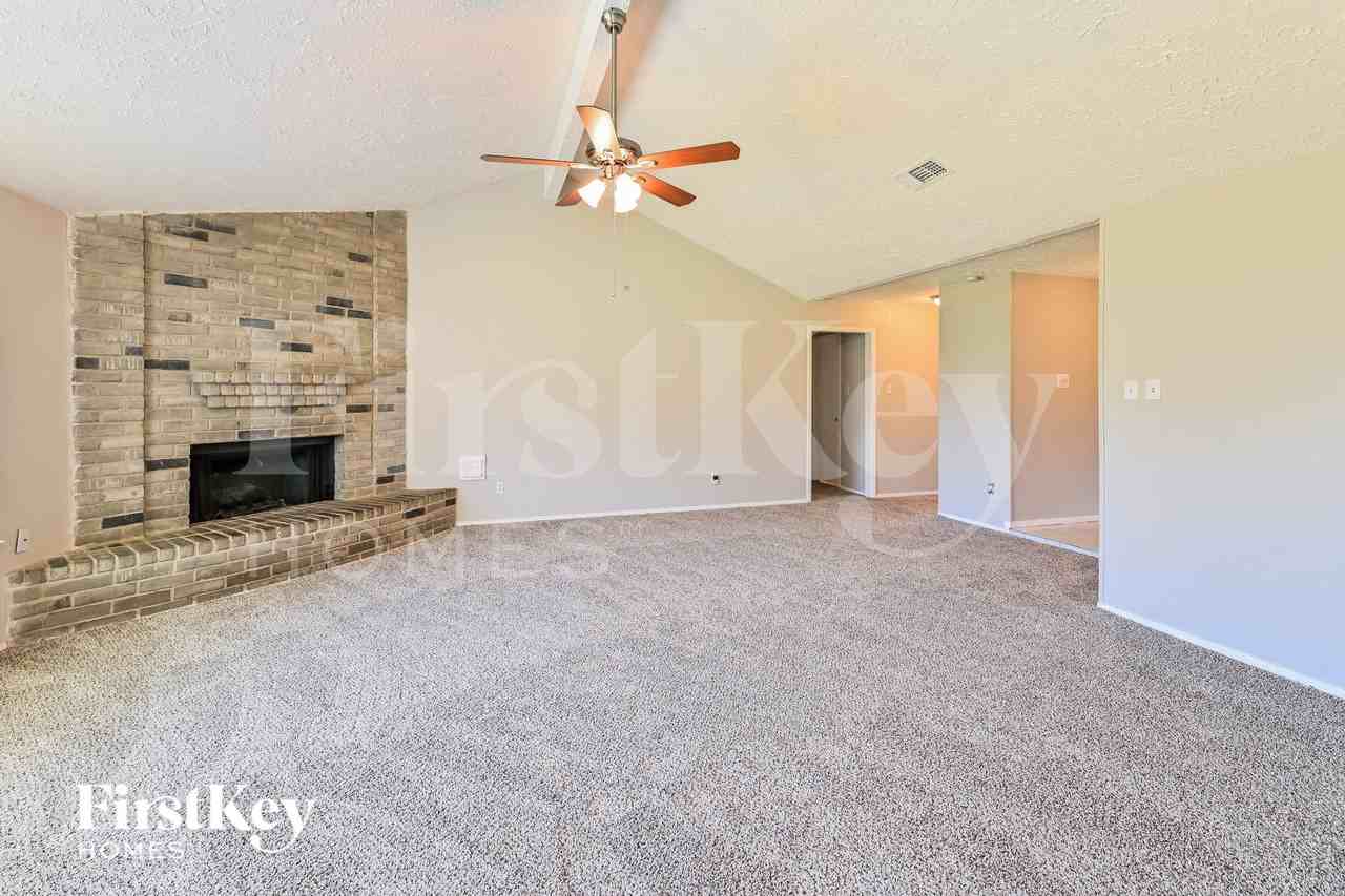 8403 Rustwood Ct - Photo 5 of 15