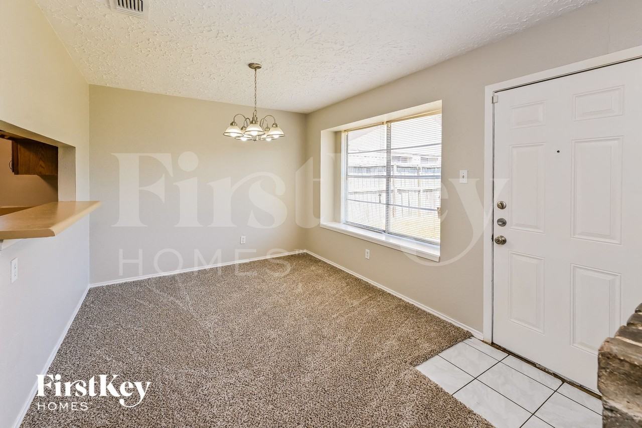 8403 Rustwood Ct - Photo 6 of 15