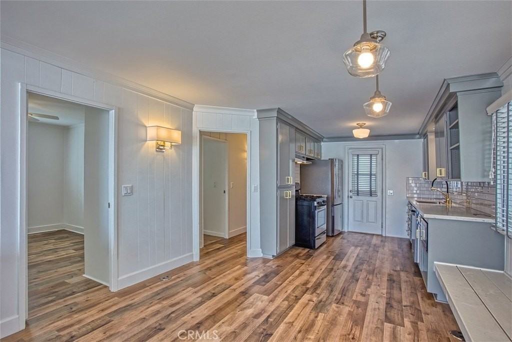 415 E Edgewater Ave - Photo 3 of 16