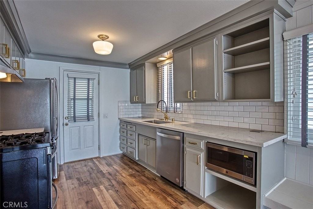 415 E Edgewater Ave - Photo 4 of 16