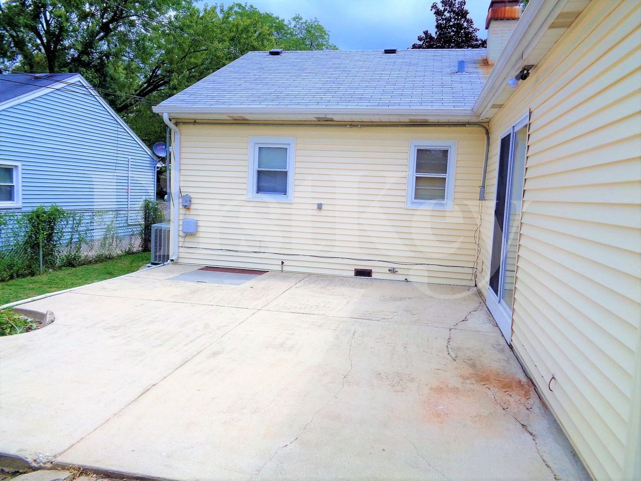 724 Gates St - Photo 3 of 10