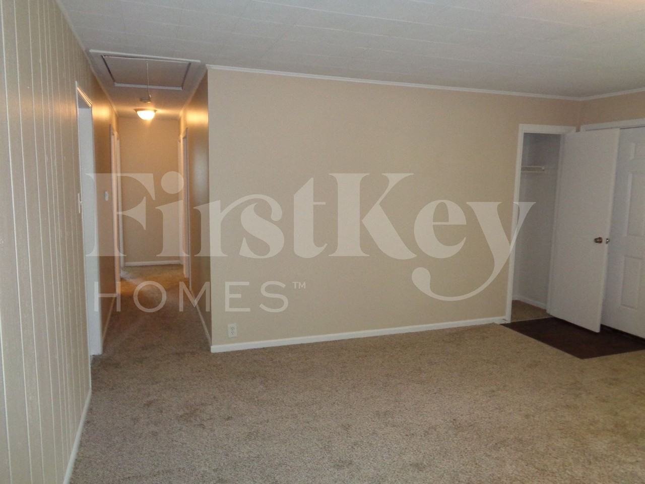 724 Gates St - Photo 7 of 10