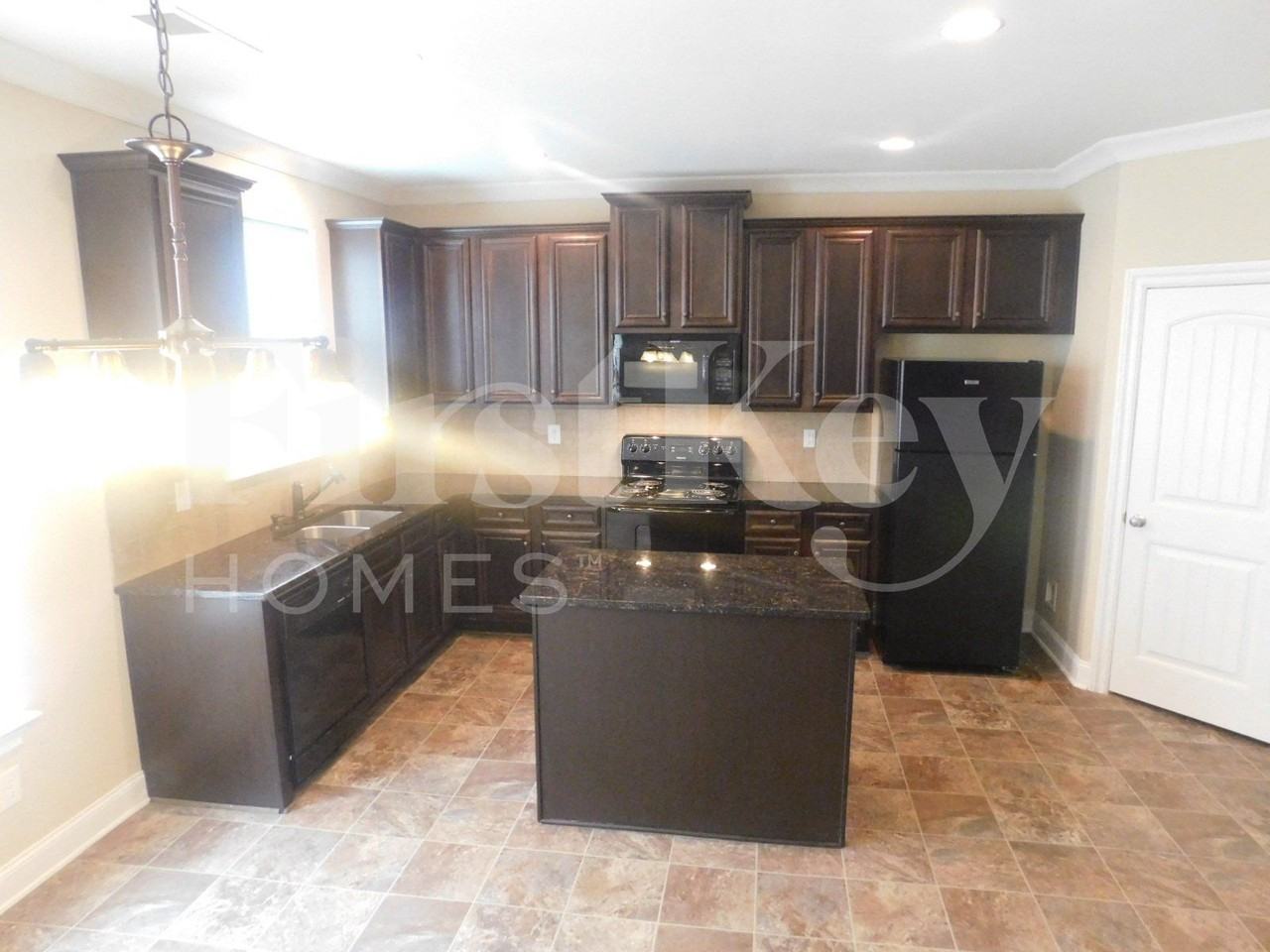 610 Leitrim Way - Photo 3 of 16