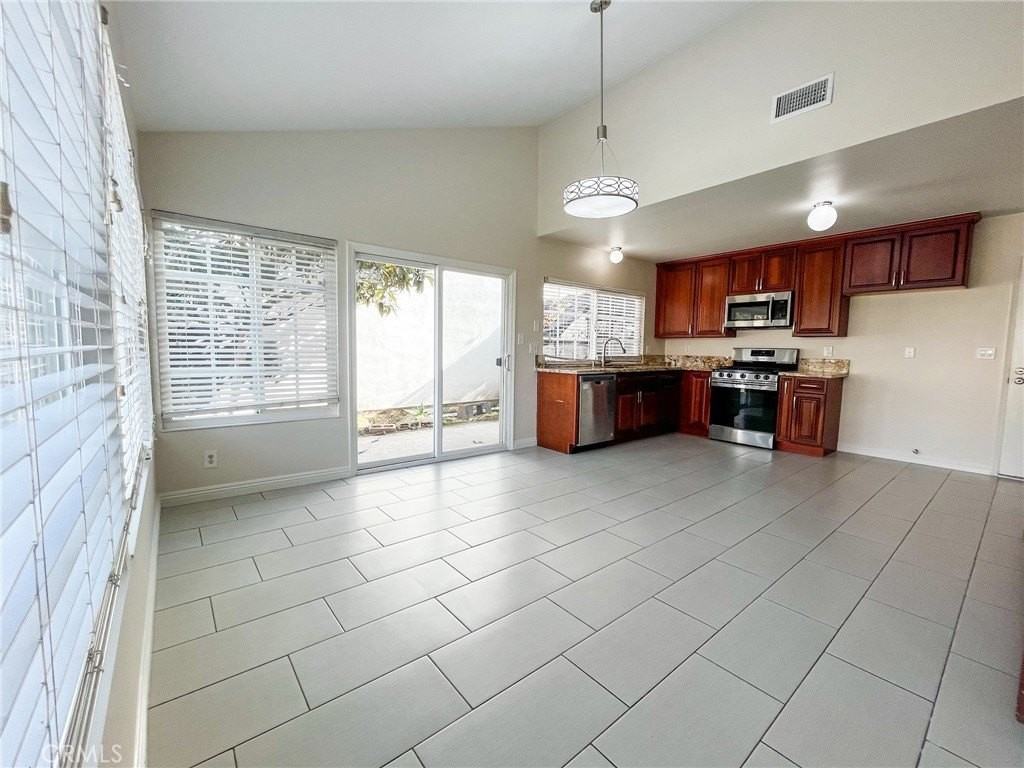 10191 Finchley Ave - Photo 7 of 18