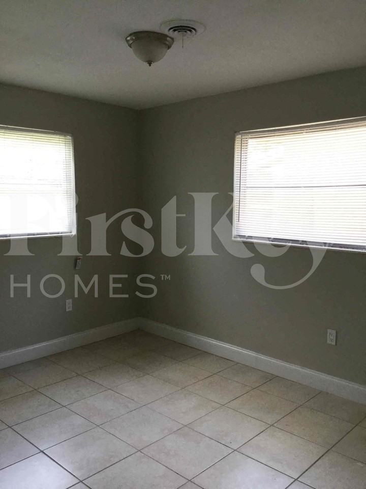 5971 Nwst - Photo 7 of 18