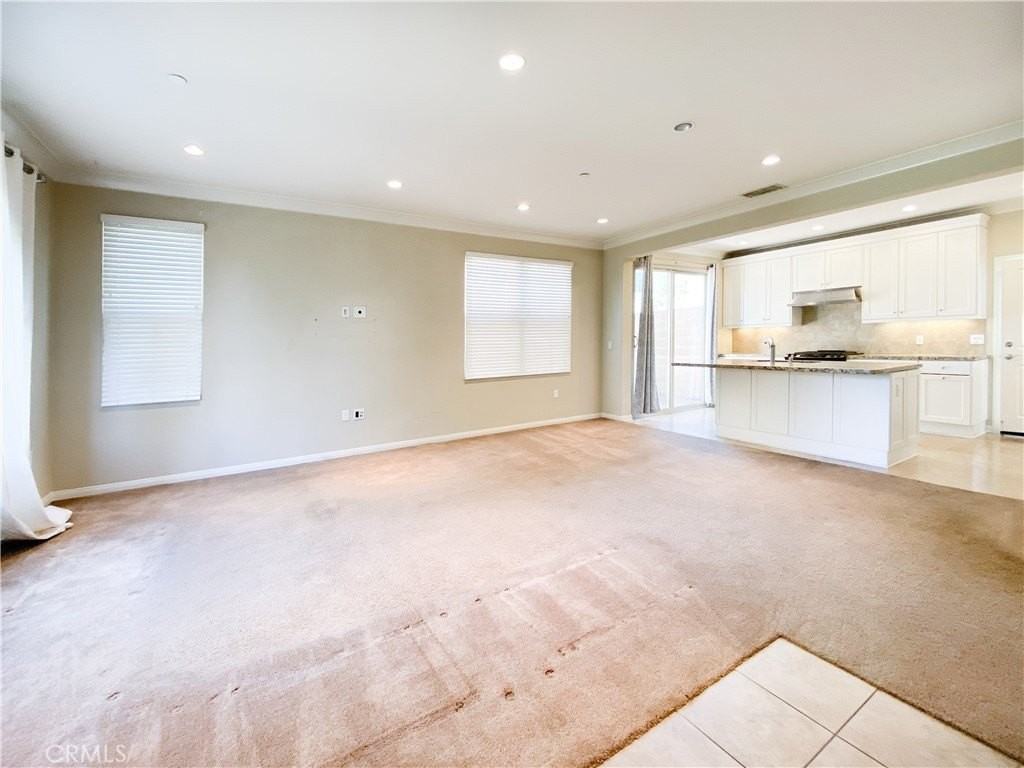 131 Thornhurst - Photo 2 of 15