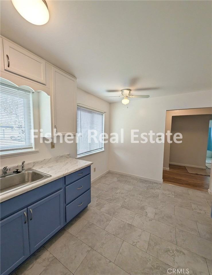 877 Pearl Dr - Photo 4 of 14