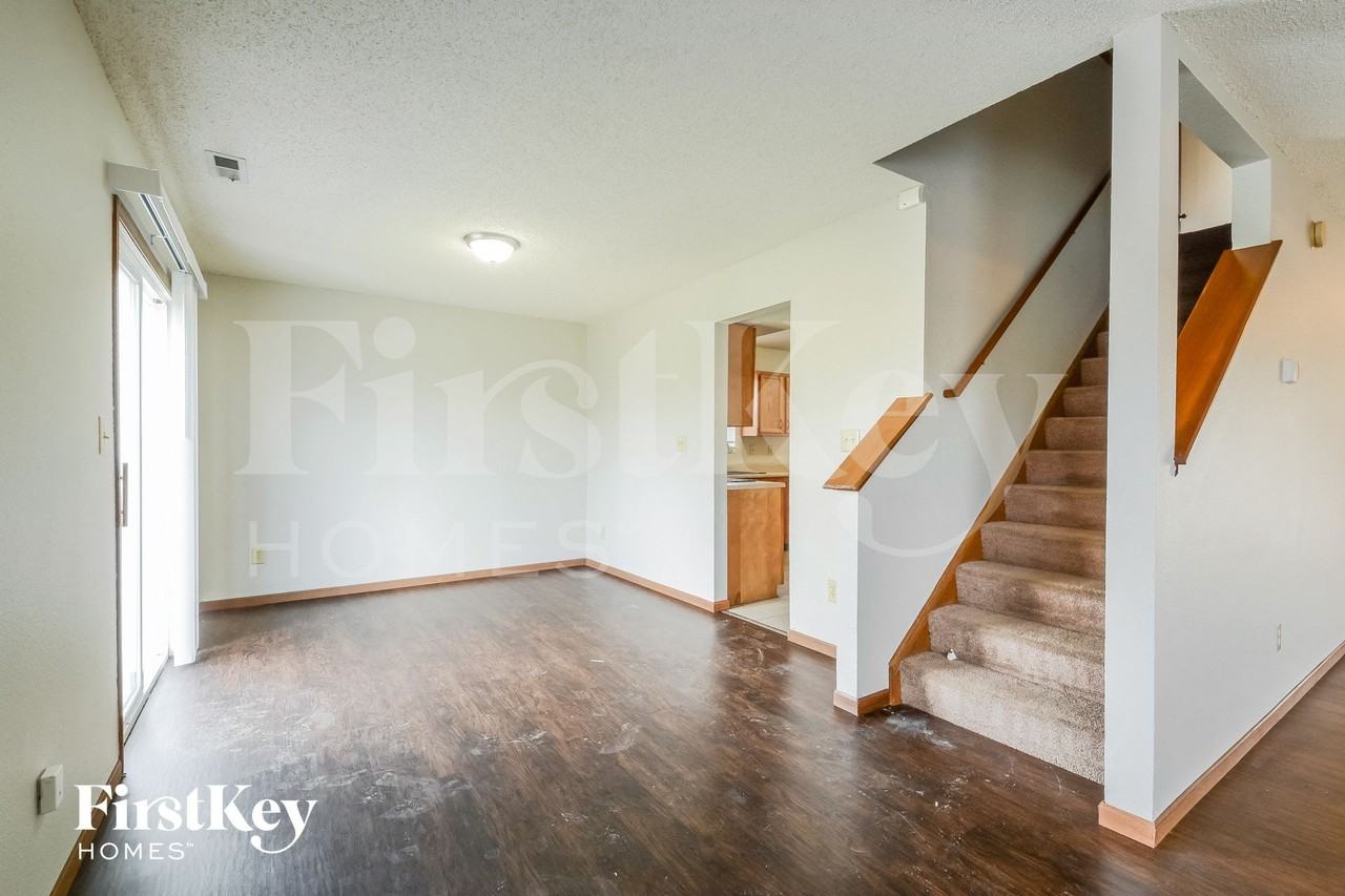 5742 Ensley Ct - Photo 5 of 15