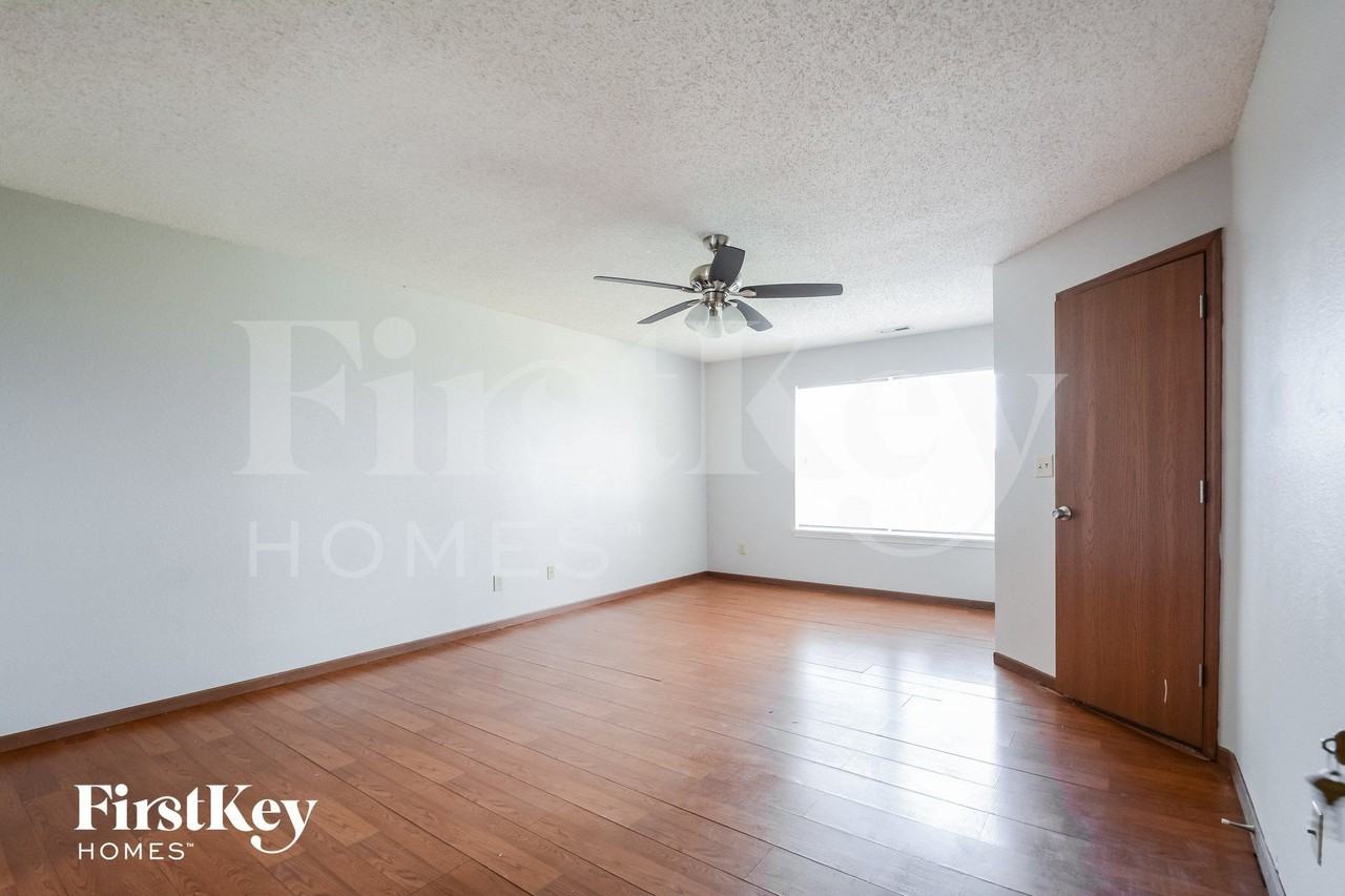 5742 Ensley Ct - Photo 6 of 15