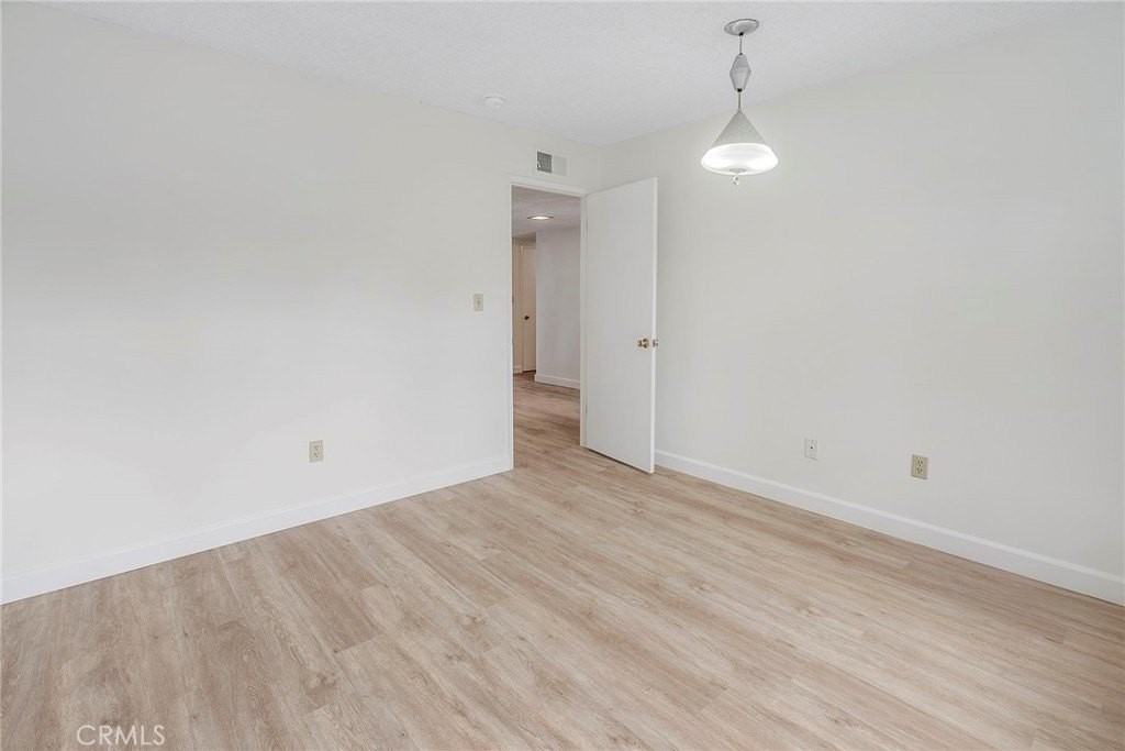 27850 Longhill Dr - Photo 6 of 26