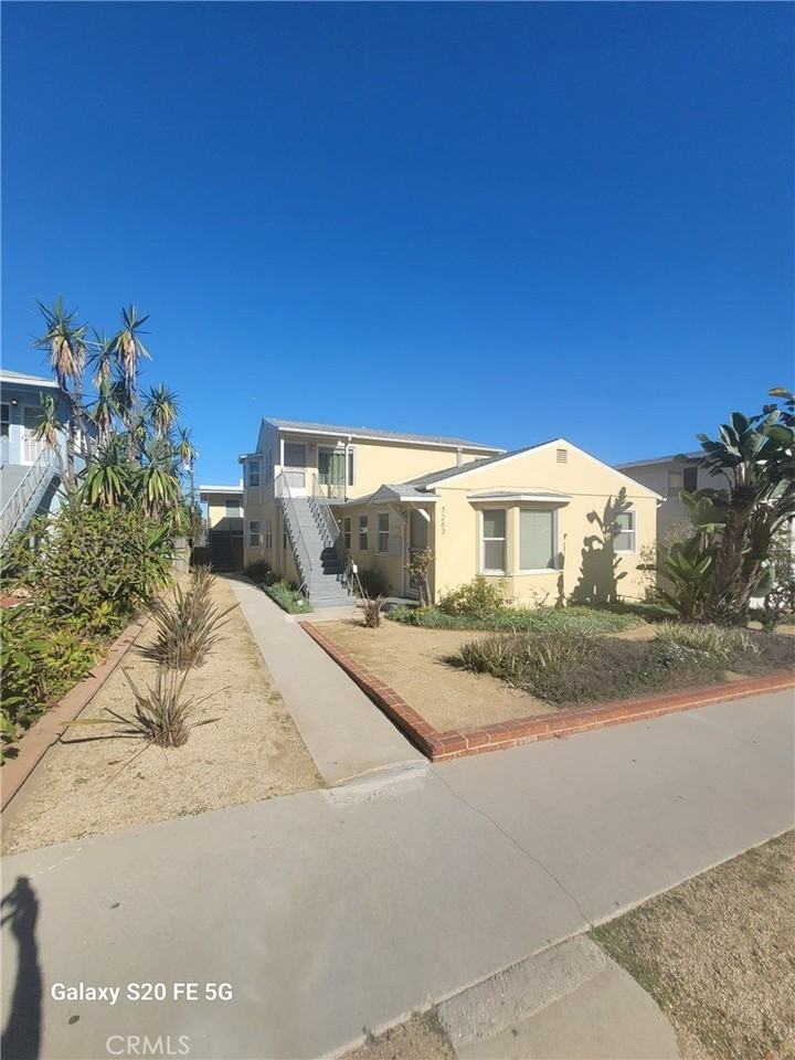 7263 W Manchester Ave - Photo 2 of 14