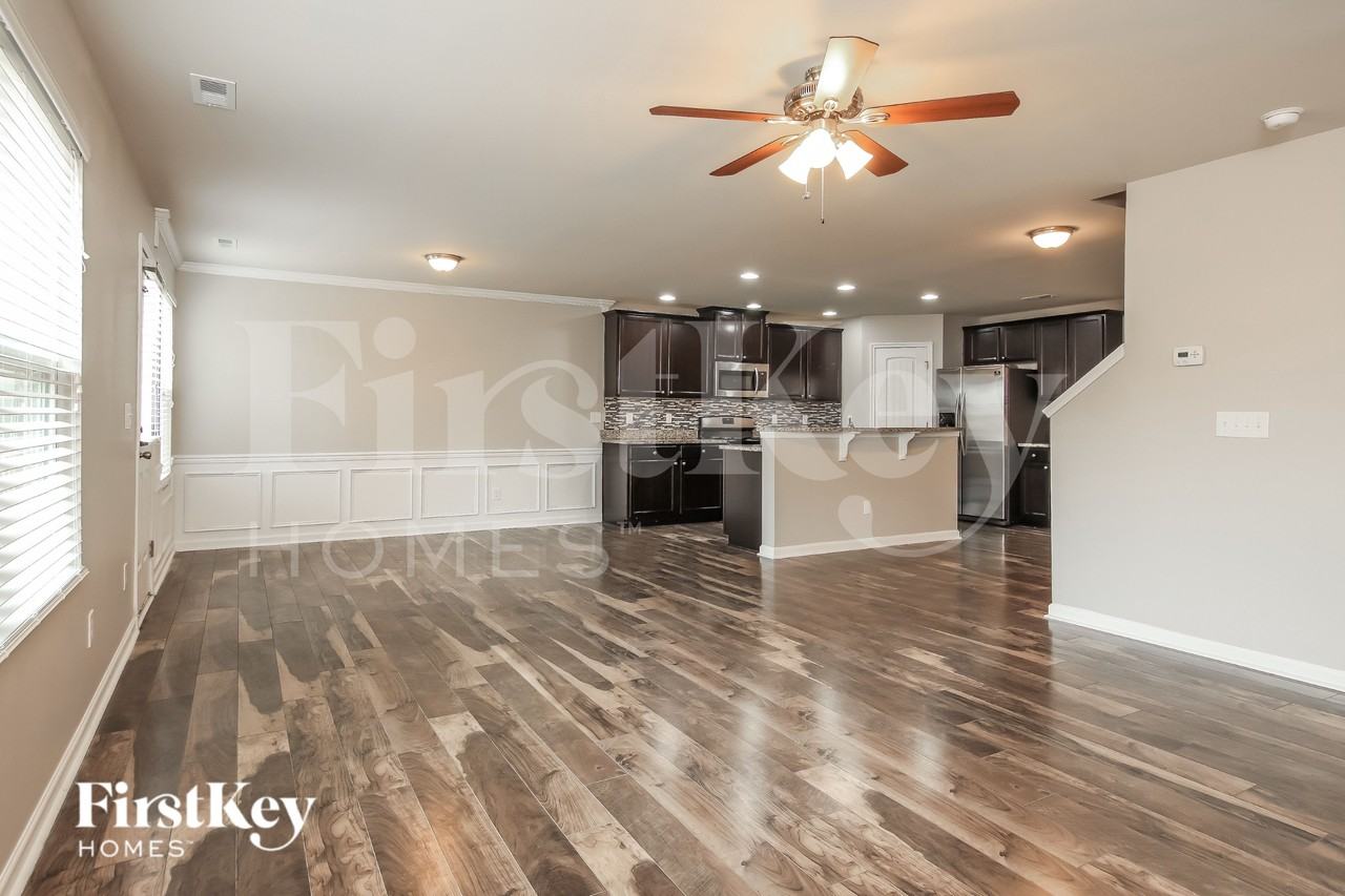 4361 Prairie Creek Trl - Photo 5 of 18