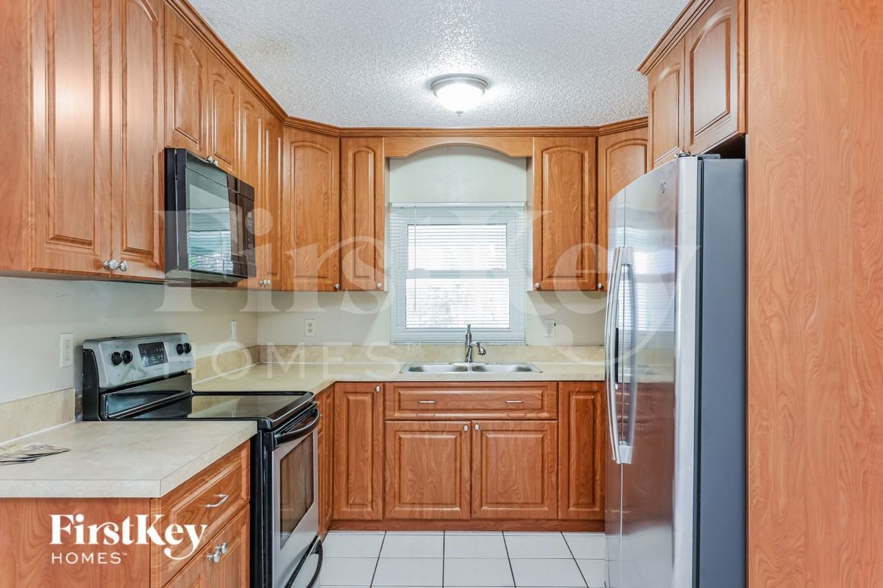 4301 Tarpon Dr Se - Photo 6 of 19