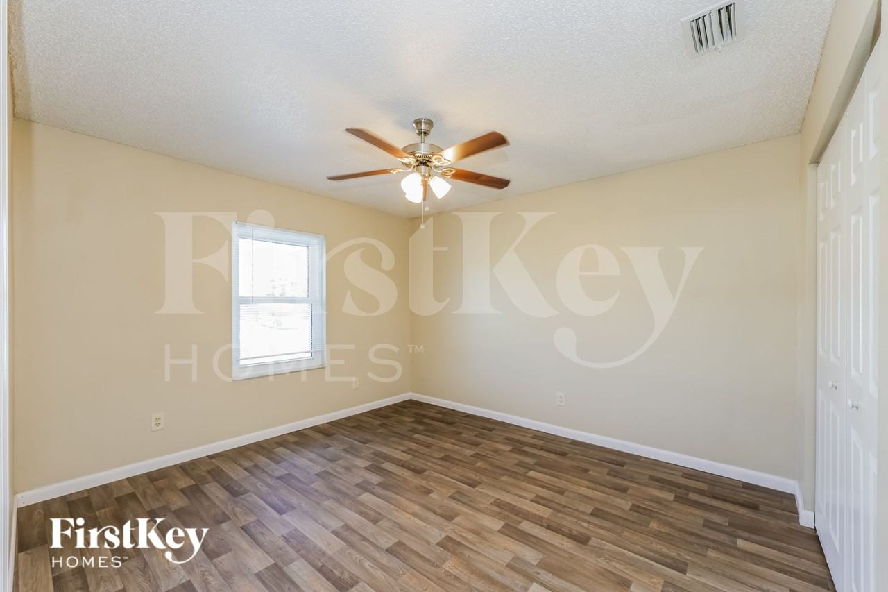 4301 Tarpon Dr Se - Photo 7 of 19