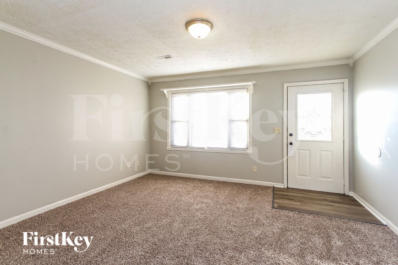 405 Franklin St - Photo 2 of 16