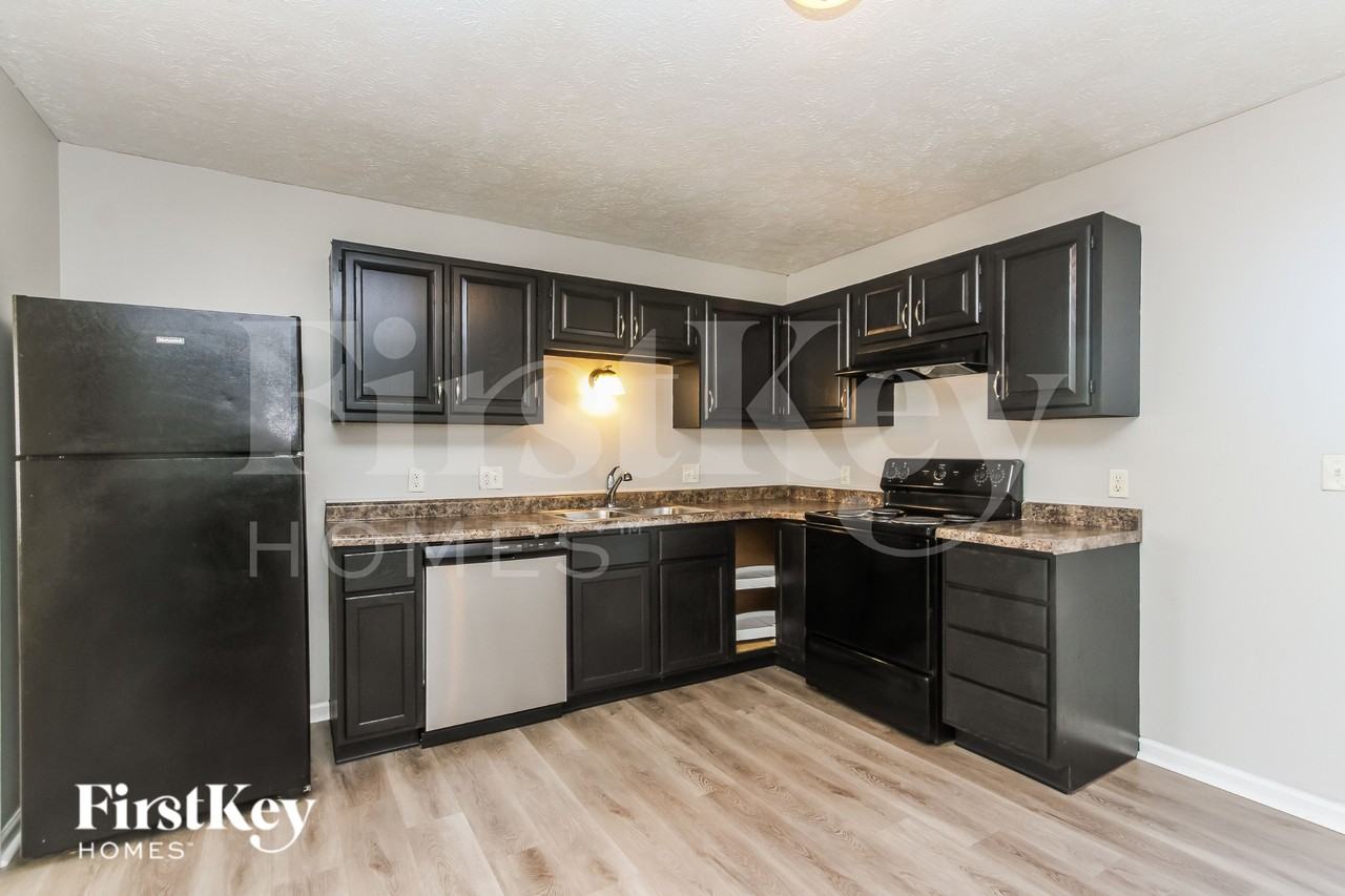 405 Franklin St - Photo 6 of 16