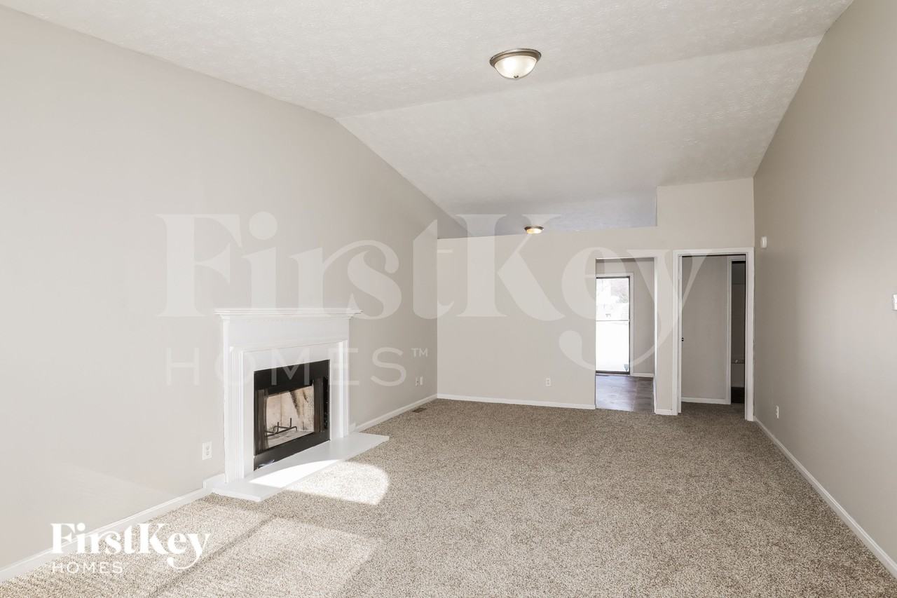 3961 Bonn Dr - Photo 3 of 19