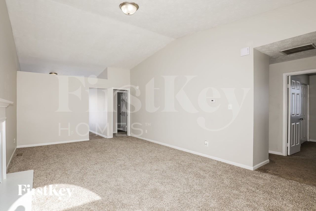 3961 Bonn Dr - Photo 7 of 19