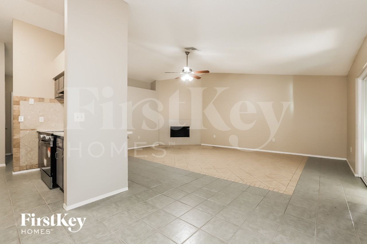 3813 Sugar Creek Ct - Photo 3 of 16