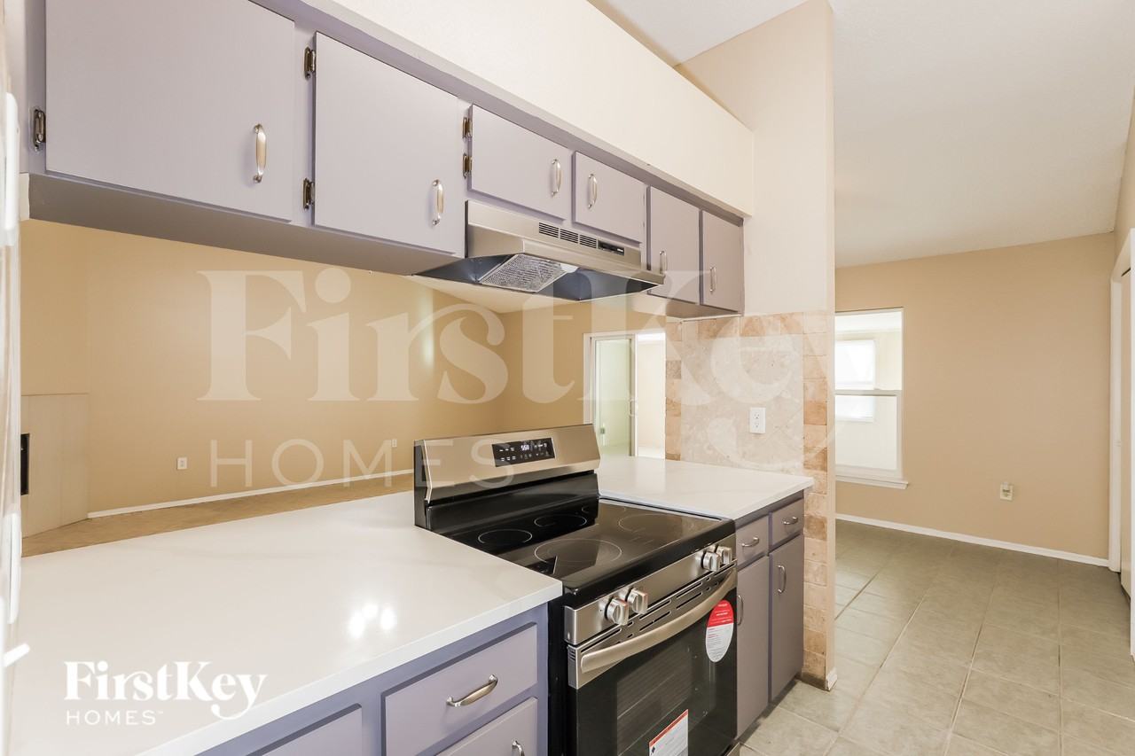 3813 Sugar Creek Ct - Photo 7 of 16