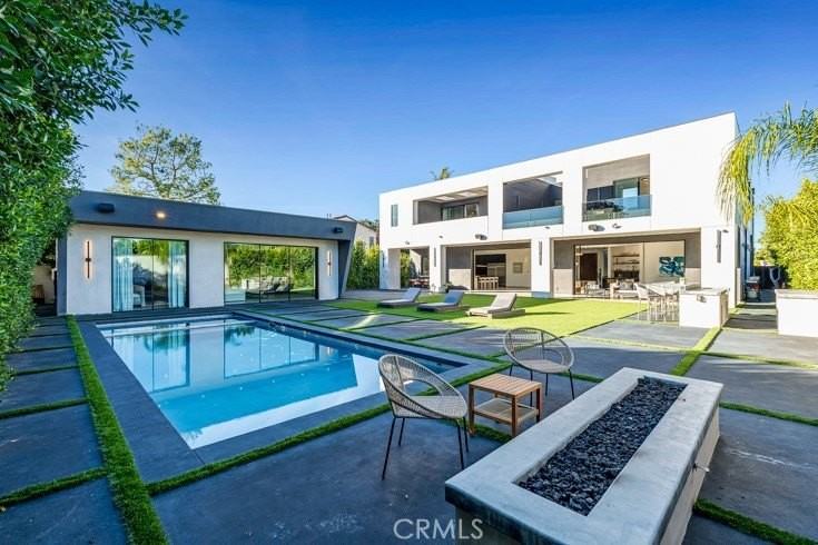 13016 Chandler Blvd - Photo 4 of 50