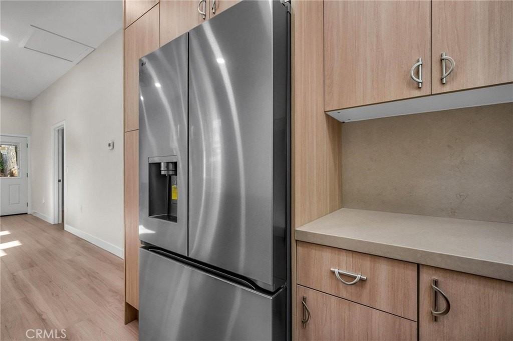 8503 Louise Ave - Photo 4 of 15