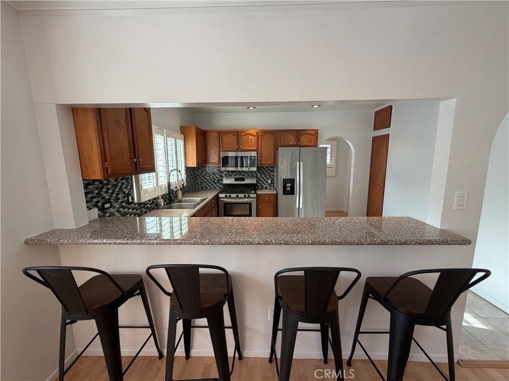 1201 Sanborn Ave - Photo 7 of 12