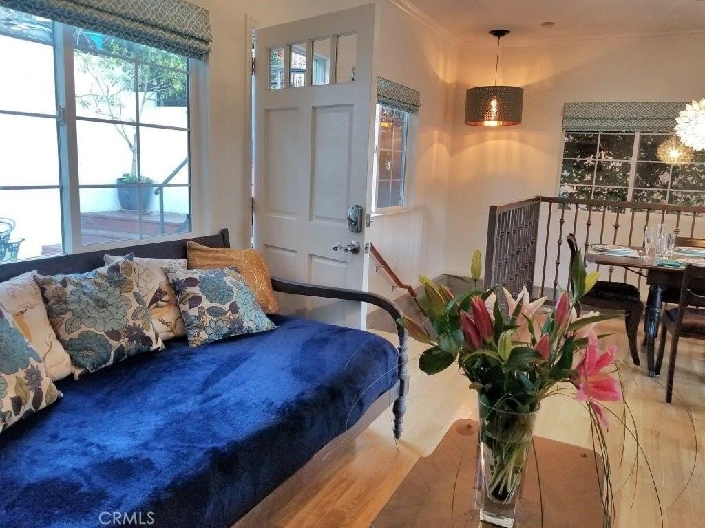 3027 Windsor Ave - Photo 4 of 23