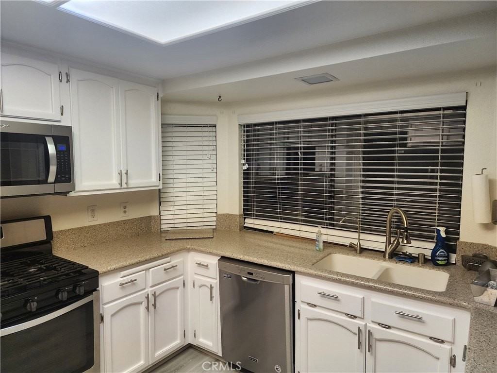 33202 Blanche Dr - Photo 2 of 18