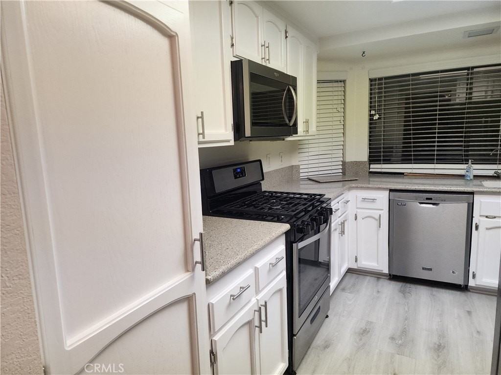 33202 Blanche Dr - Photo 5 of 18