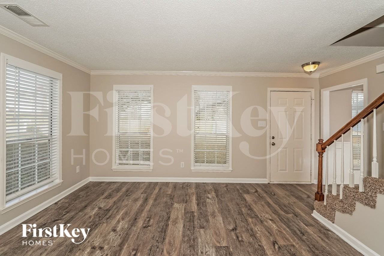 2583 Bridlewood Dr - Photo 2 of 16