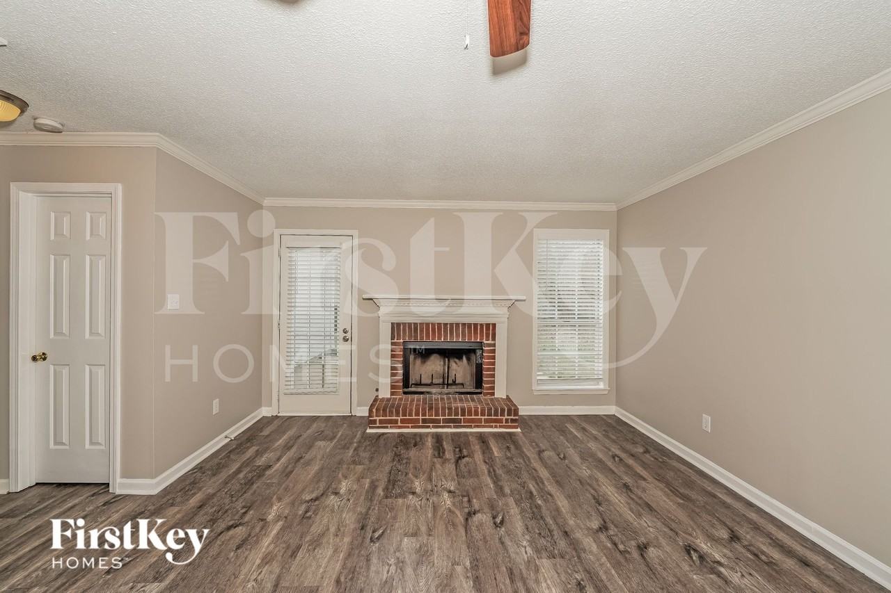 2583 Bridlewood Dr - Photo 3 of 16