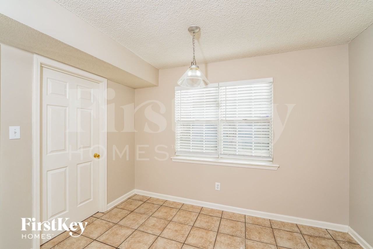 2583 Bridlewood Dr - Photo 5 of 16