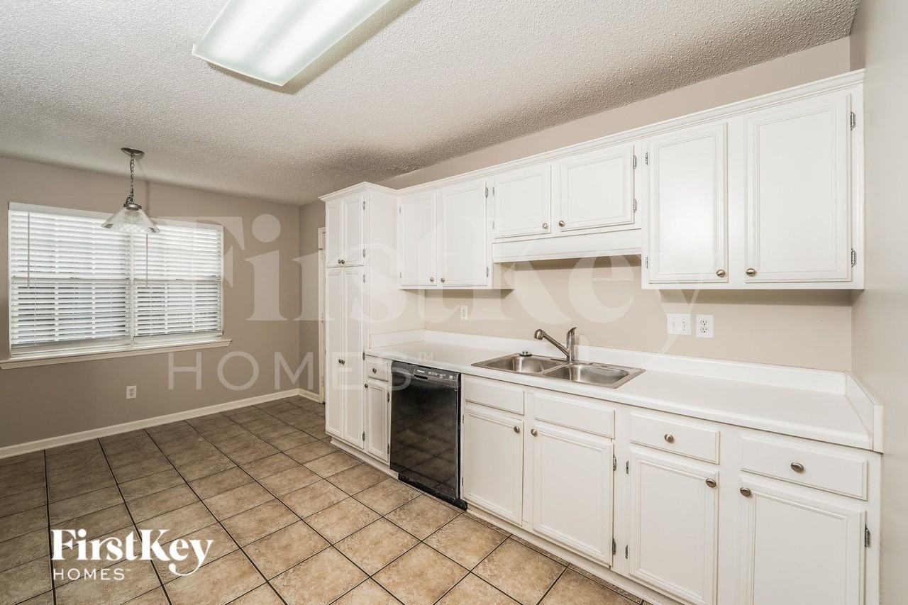 2583 Bridlewood Dr - Photo 6 of 16