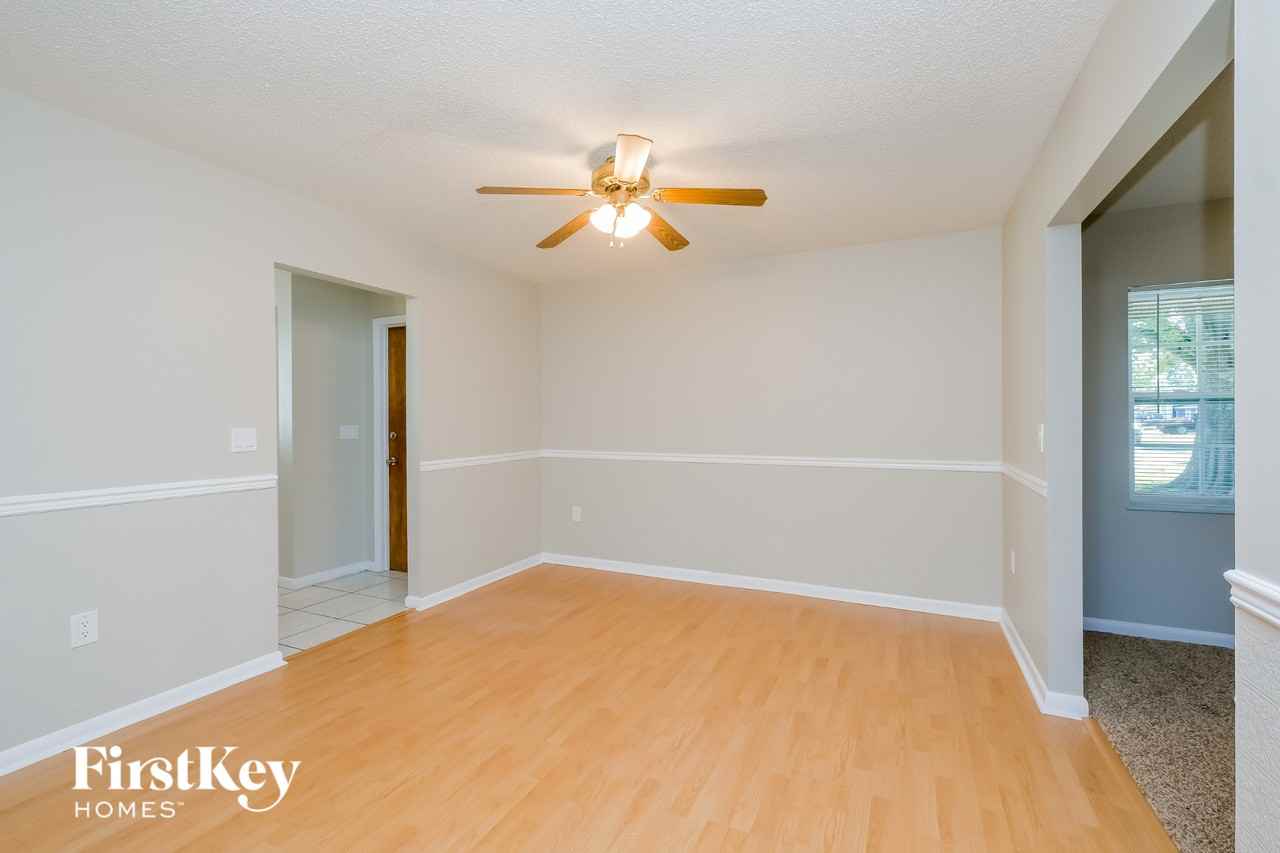 2416 Timbercreek Loop W - Photo 3 of 15