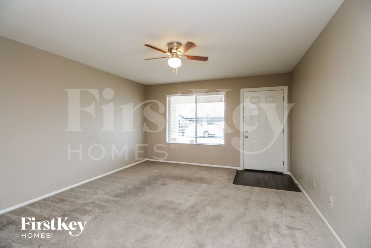 2312 E Commonwealth Ave - Photo 2 of 15